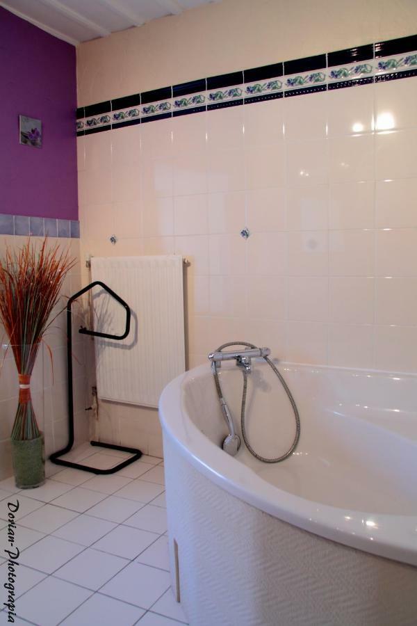 Bed & Breakfast La Pierre Trouee D'hotes